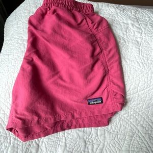 Women’s small Patagonia baggies.